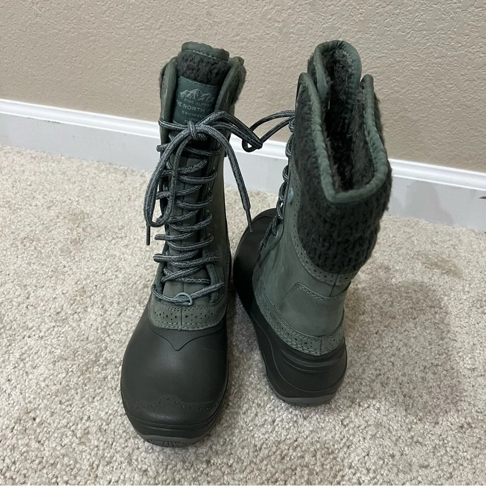 The North Face Women Shellista II Dachund Green Mid Winter Boots Size 5.5,